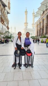 Dari Indonesia untuk Baitullah, LAZAWA Darul Hikam Salurkan 10 Kursi Wakaf di Masjidil Haram